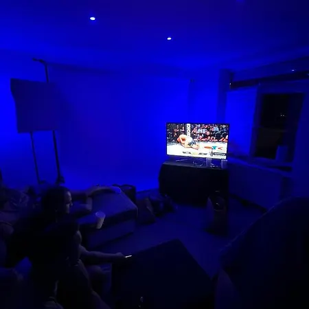 Fly5 Gaming Spot Apartment *