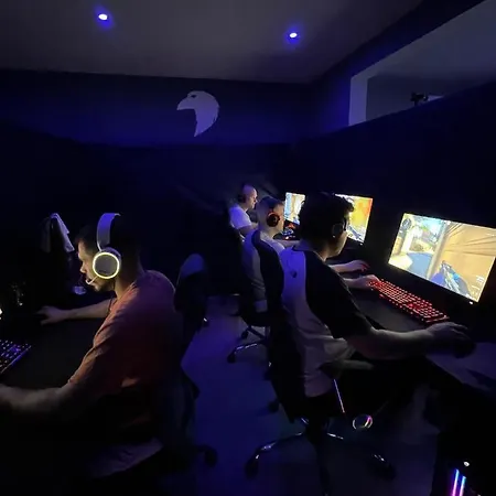 Fly5 Gaming Spot Apartment *